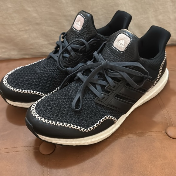 Adidas Ultraboost 1.0 - Picture 2 of 5